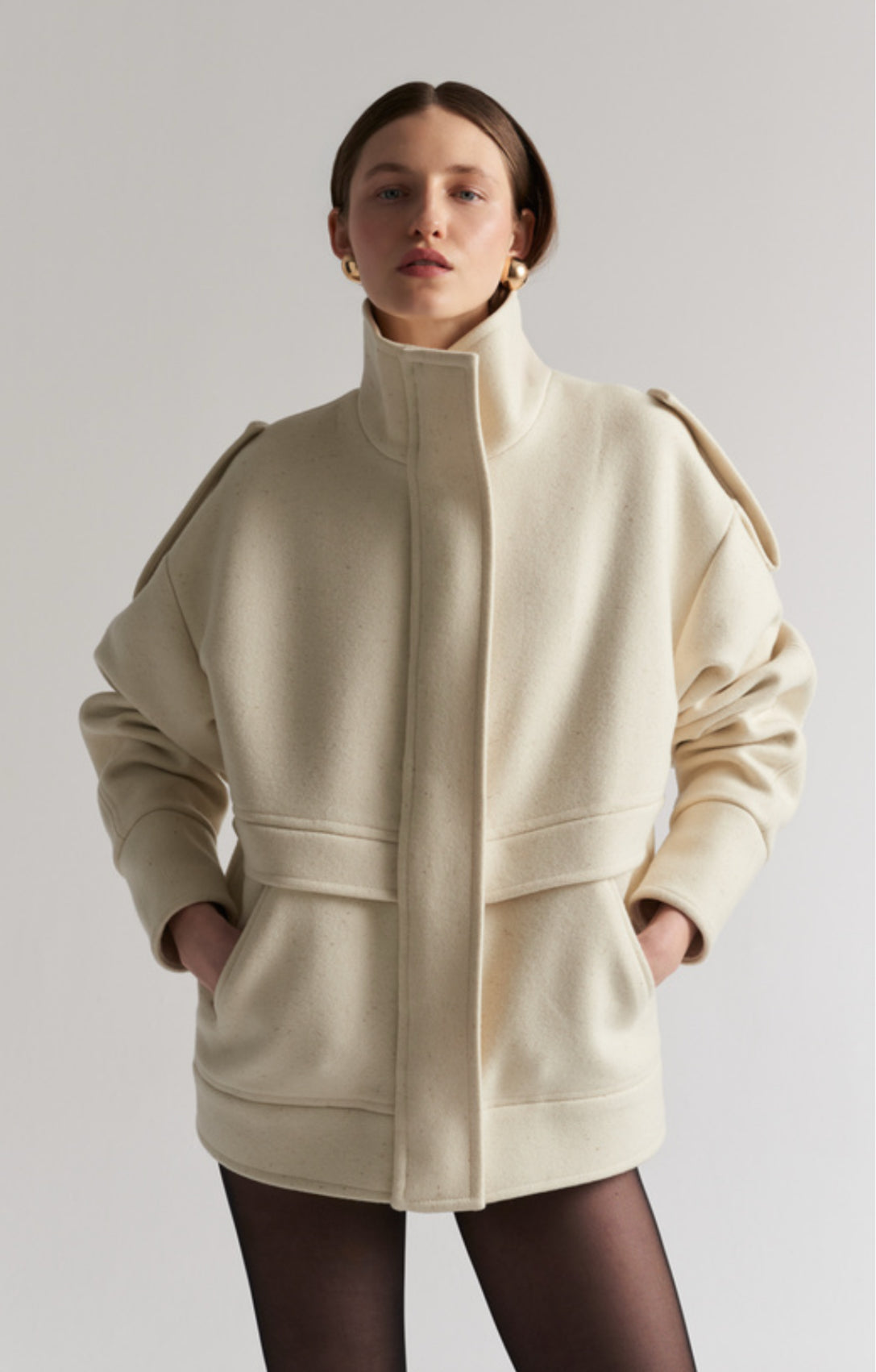 Éclat Jacket – Oversize-Wolljacke mit Statement-Kragen