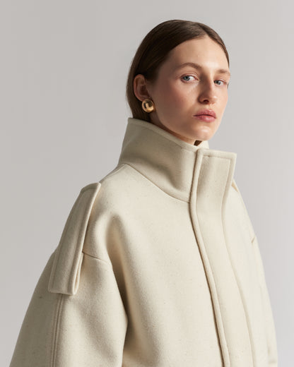 Éclat Jacket – Oversize-Wolljacke mit Statement-Kragen