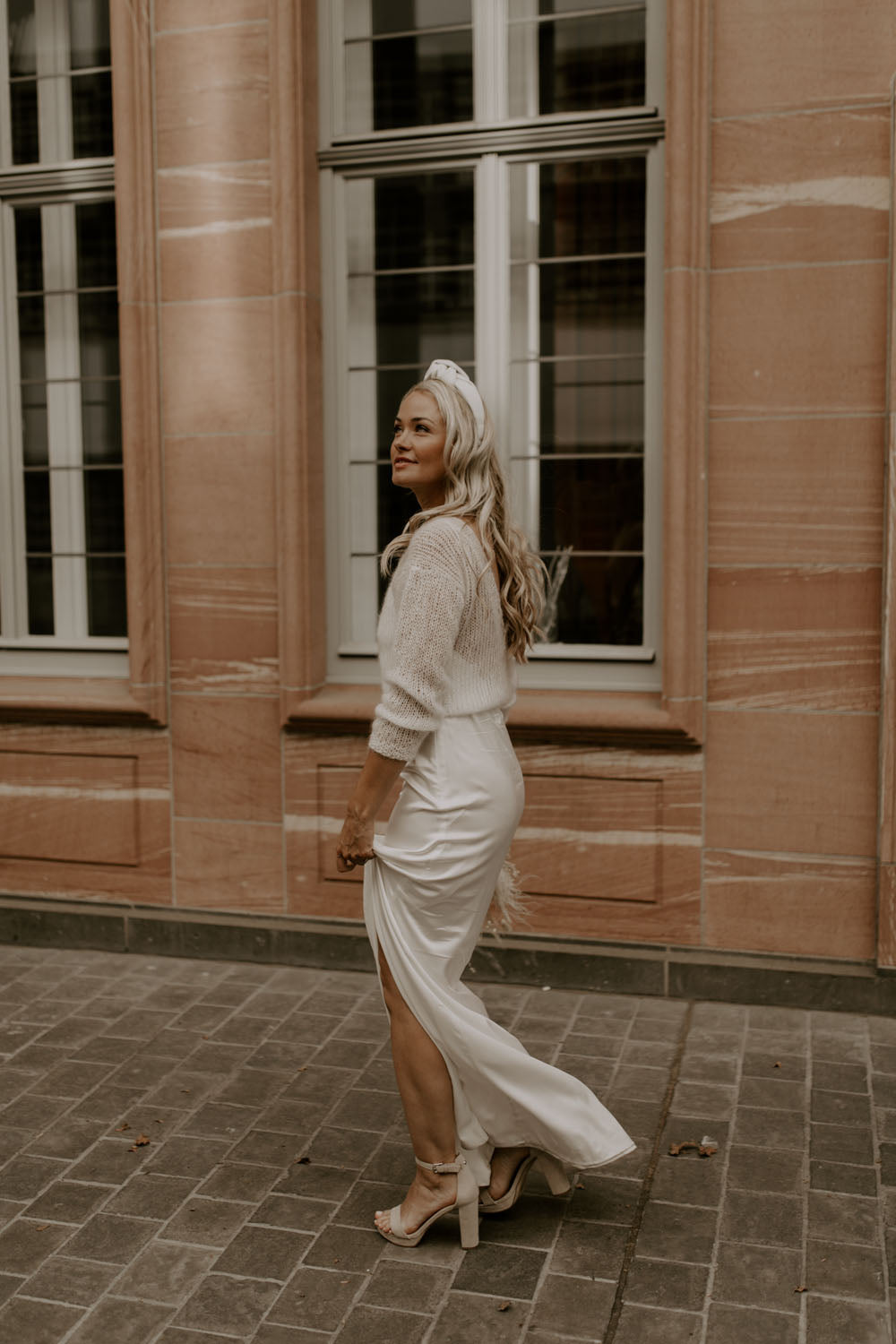 COSY ROSIE CROPPED SILK - Pullover mit V-Rücken