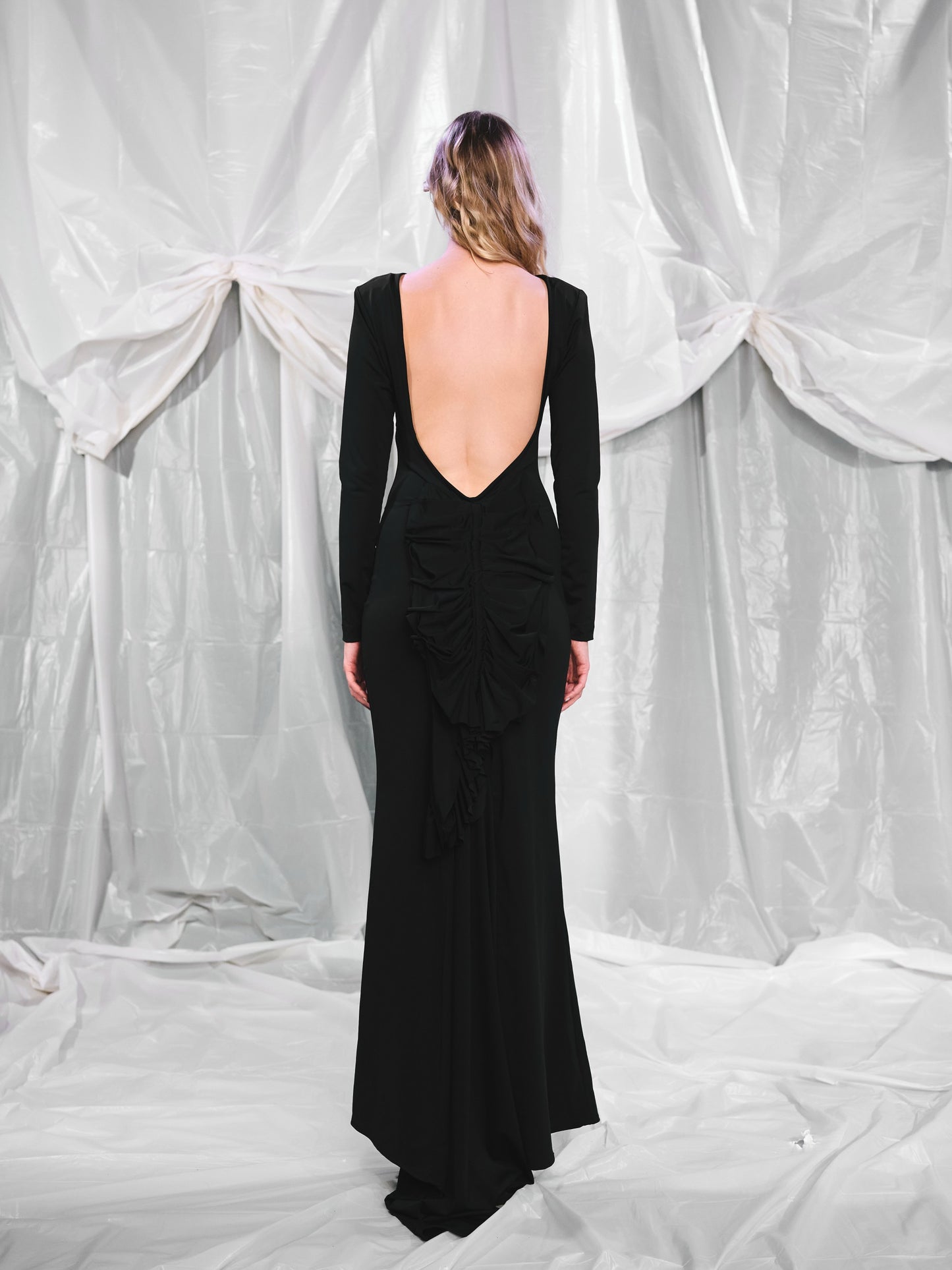 Latticea - Rückenfreies Maxikleid